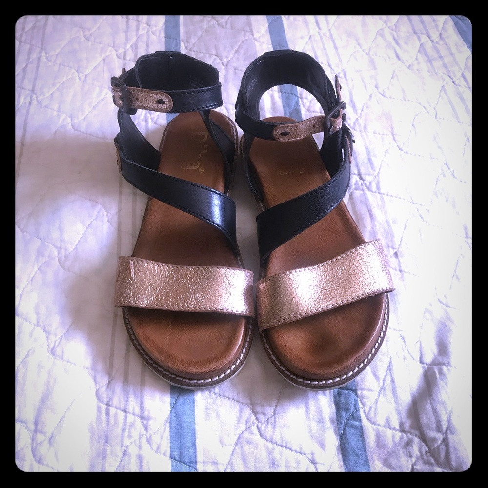 Diba sandals size 6.5